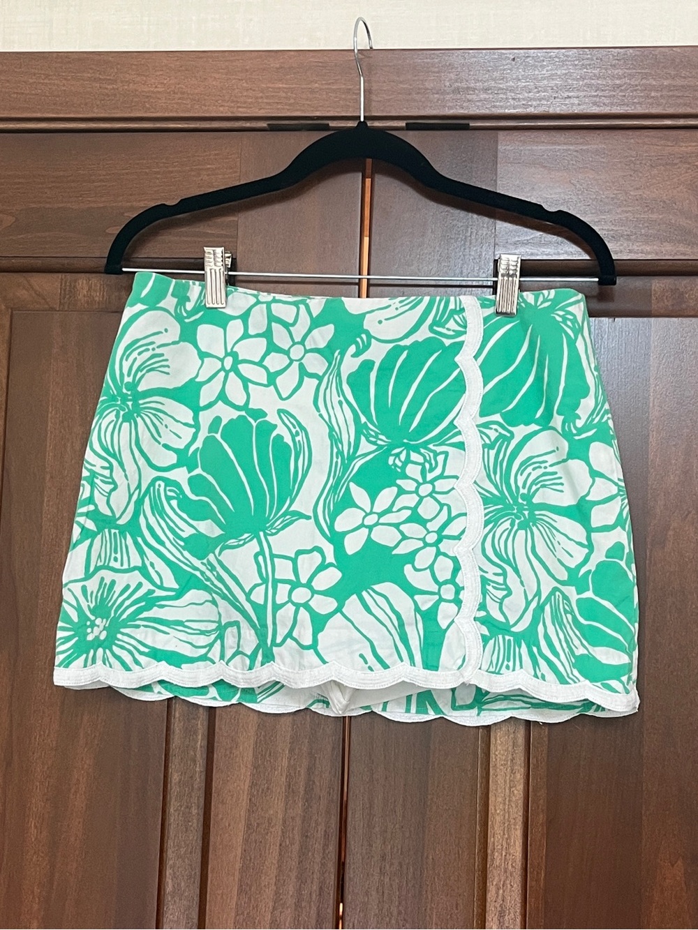 Lilly Pulitzer Green and White Floral Scalloped Mini Skirt